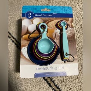 Grand Gourmet Measuring Cups and Spoons Set